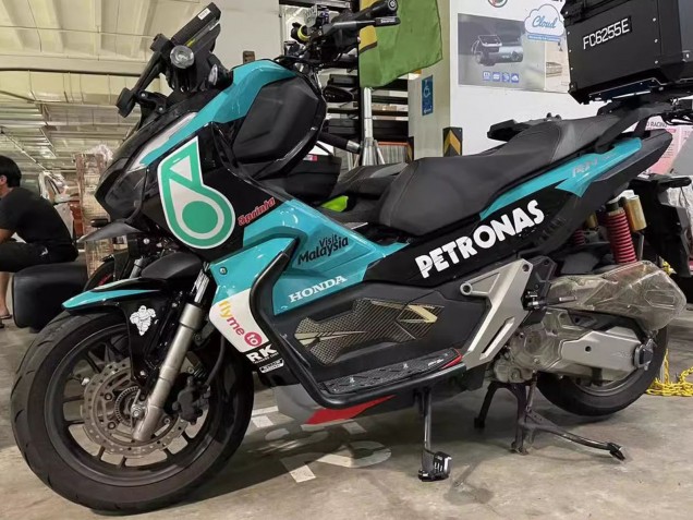 2018-2021 Honda ADV150 Motorcycle Fairings - Blue Green Red Glossy Black Petronas Canada for Sale